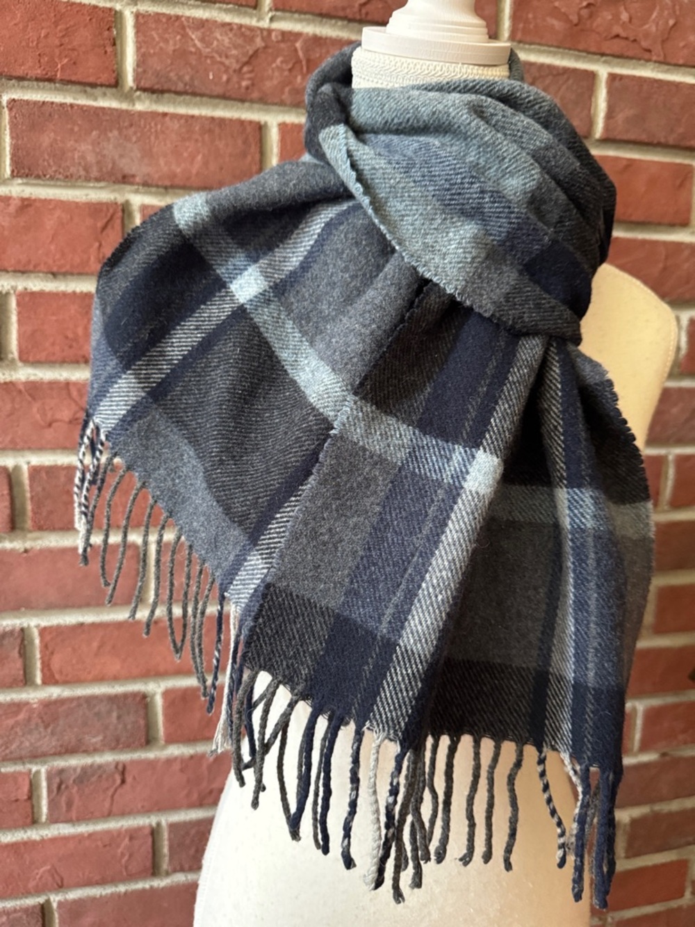 Italian Woollen Treasures Plaid 100% Wool Black Grey Plaid Scarf 11”x66”